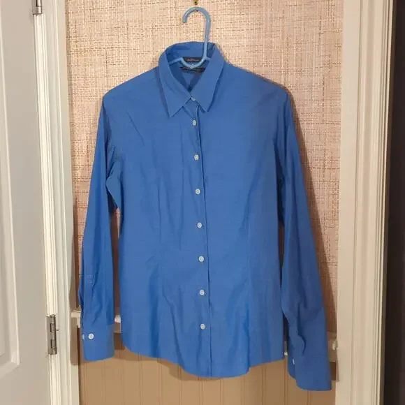 Eddie Bauer Blue Cotton Stretch Wrinkle Resistant Button Down Shirt Women's Sz M - Picture 1 of 8